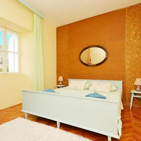 Ferienhaus Marini Dvori Trogir